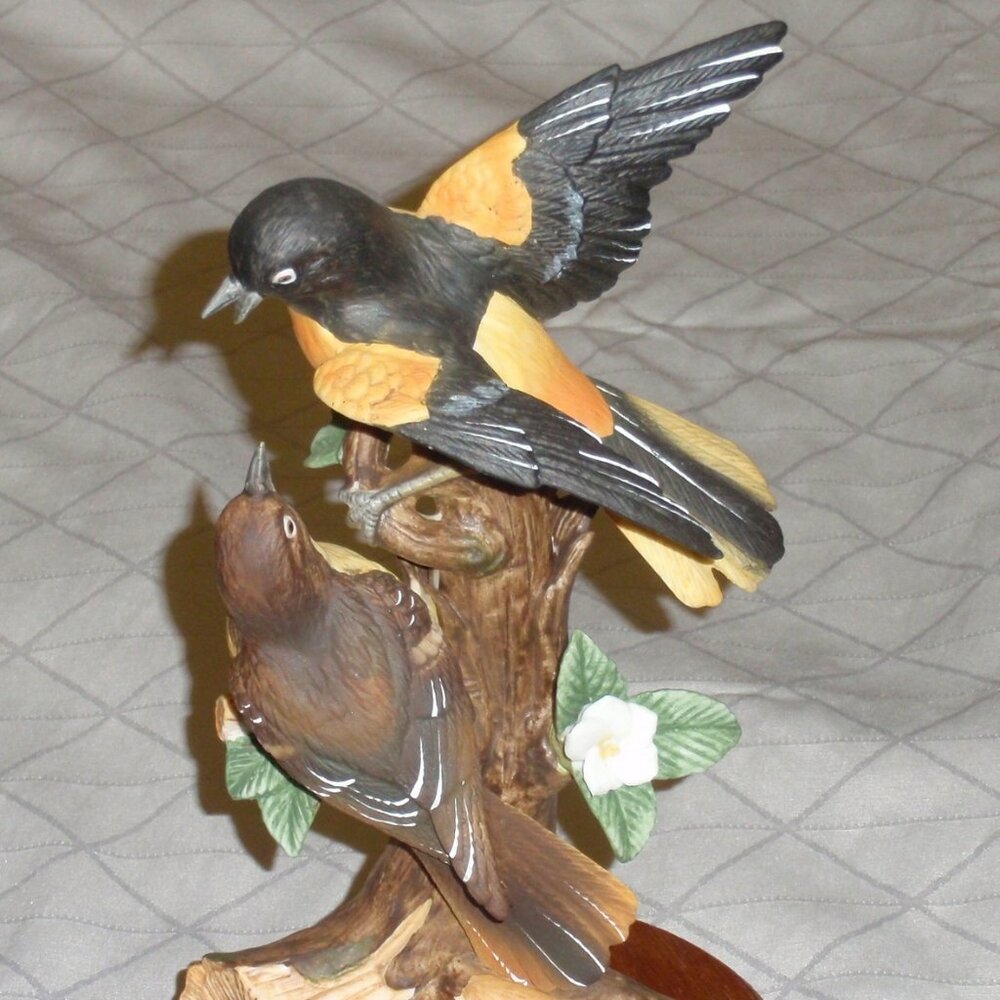Vintage Japan Bird Figurine Dave Grossman Male And Female Oriole With Stand RARE